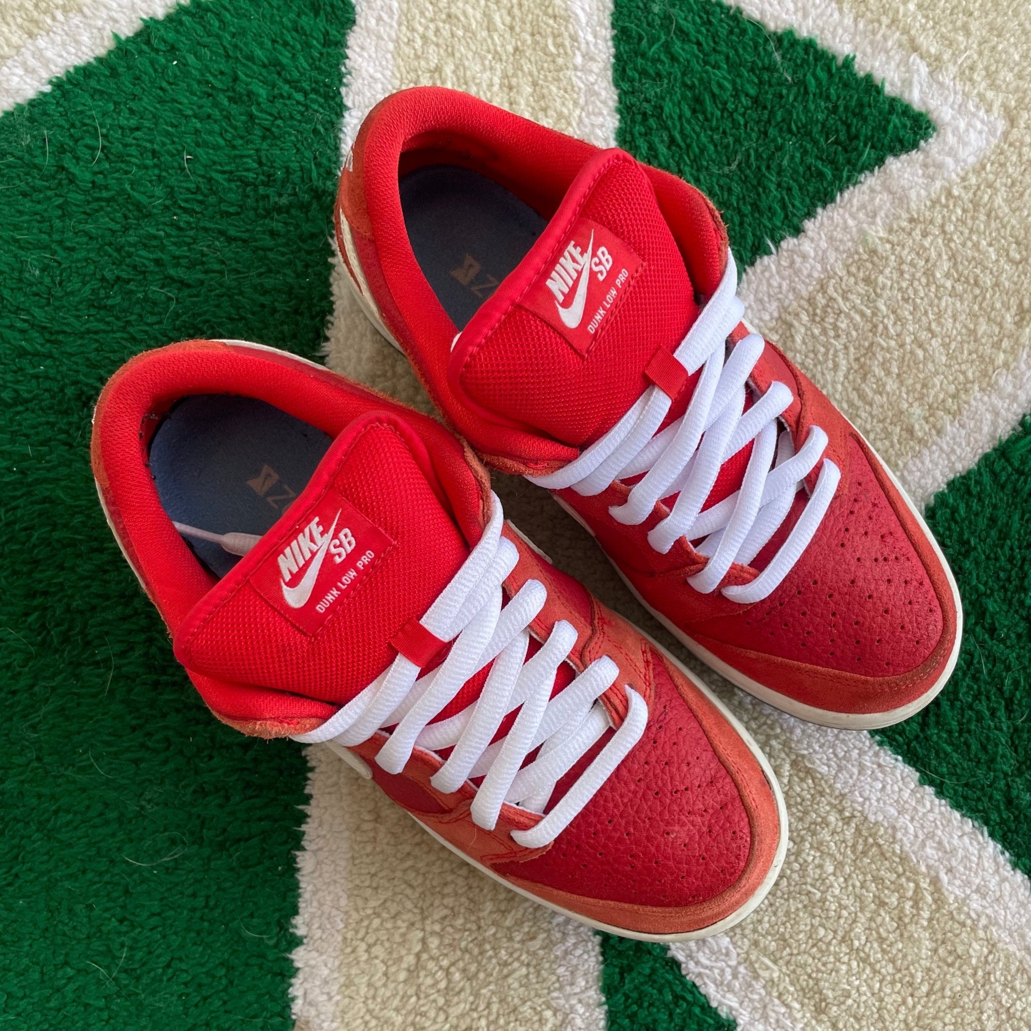 2012 Nike SB Dunk Low Challenge Red (US8) –